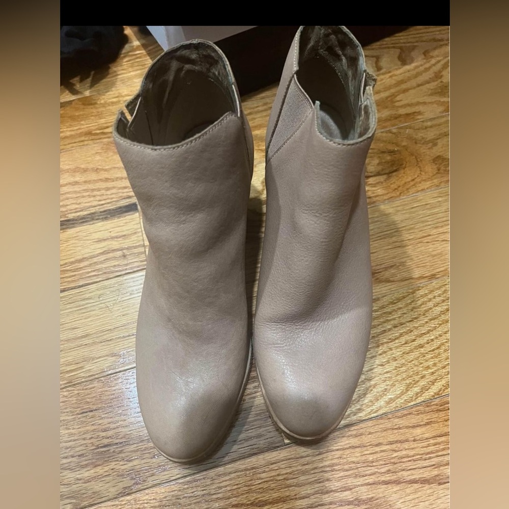 Eileen Fisher booties size 6, like new, used once!
